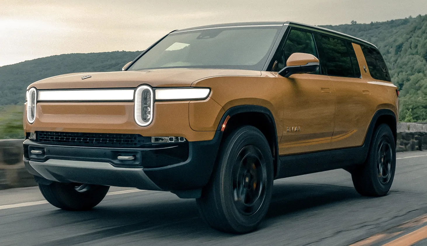 2023 Rivian R1S Quad Motor