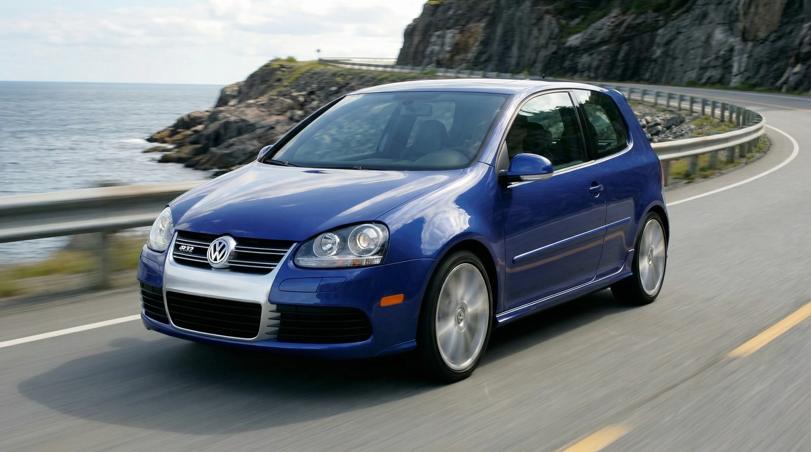 2008 Volkswagen R32 R32 2DR Hatchback